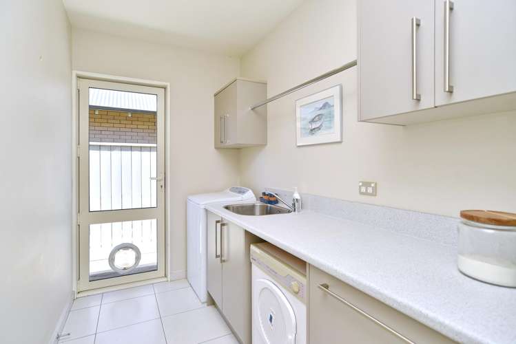 2 Henley Green Northwood_19