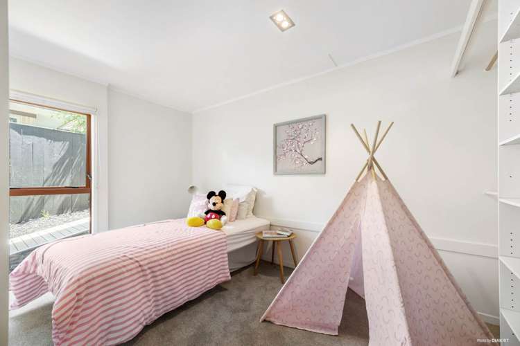 70 Meadowvale Avenue Forrest Hill_8