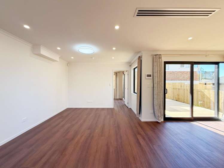 8A Downsview Road 2671_2