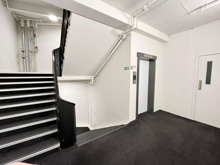  3B/163 Thorndon Quay Thorndon_18