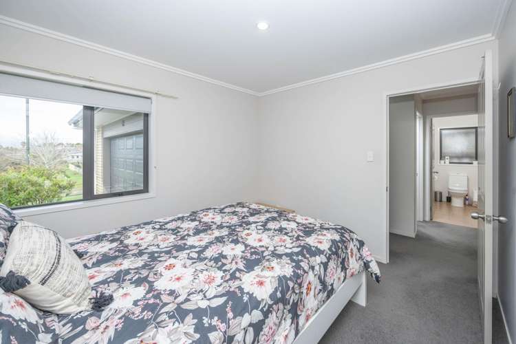 54 Farnborough Drive Nawton_12