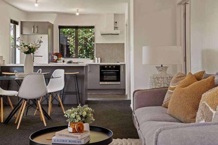 Unit 2/65 Kuaka Crescent Bromley_1