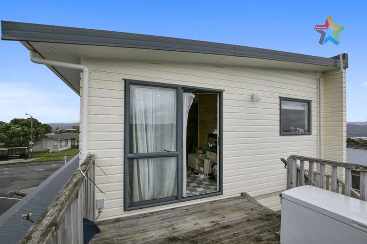 281 Dowse Drive Maungaraki_7