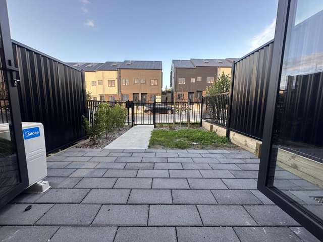 8/3 Firebrick Way Hobsonville_2