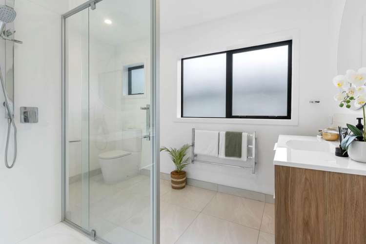 1/12 Surville Place Mairangi Bay_17