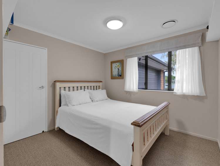 48 Wiltshire Drive Huntington_23