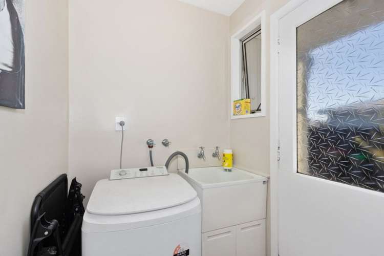 2/11 Peckham Lane Woolston_11