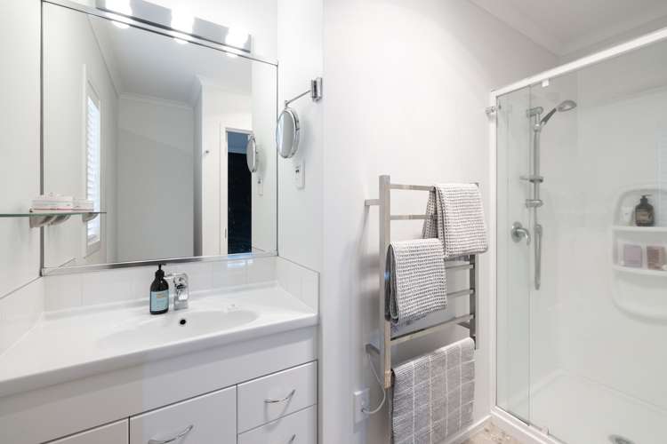 5b Pacific View Road Papamoa_11