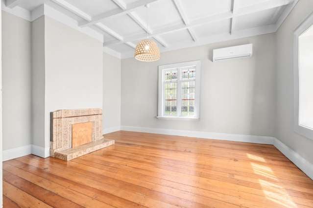 16 Coates Street Hamilton East_1