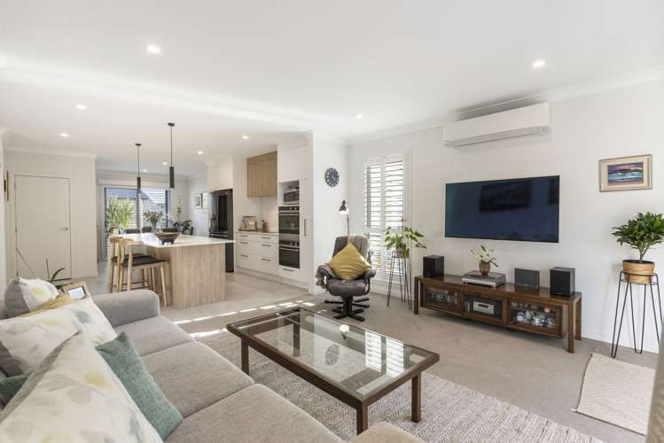 15a Marine Garden Crescent Beachlands_9