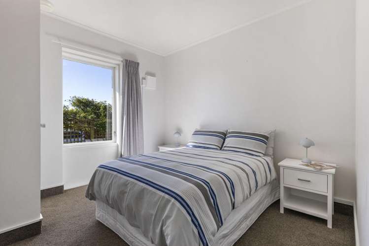 2/15 Upper Lewisville Terrace Thorndon_7