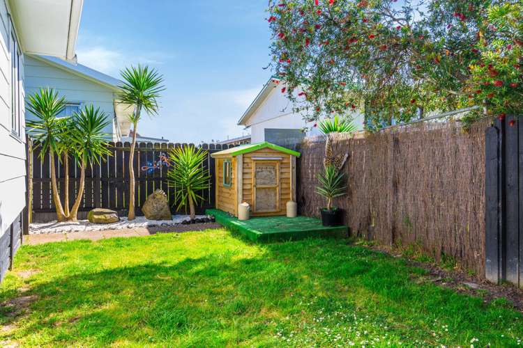 2/161 Bruce Mclaren Road Henderson_11