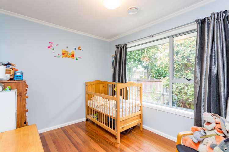 49 Kathleen Crescent Hornby_9