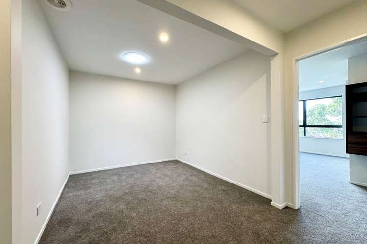 2/20 Penzance Road Mairangi Bay_13