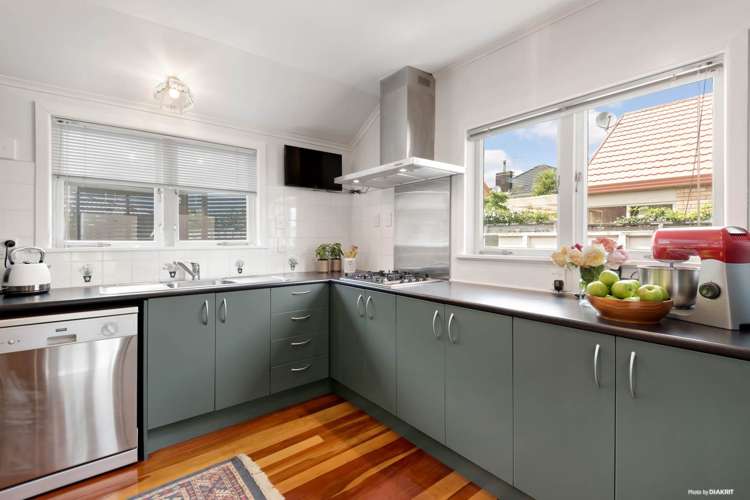 81 Te Atatu Road Te Atatu South_8