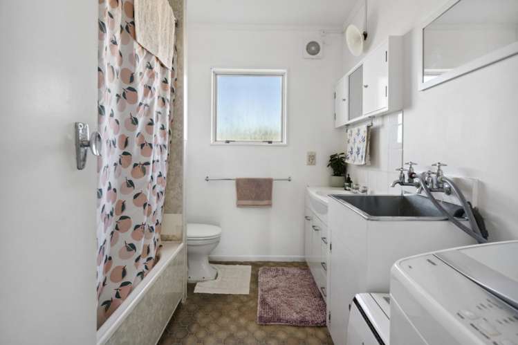 65 Freyberg Street Lyall Bay_16