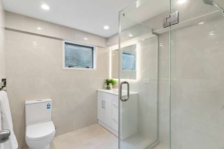 8 Holt Avenue Torbay_21