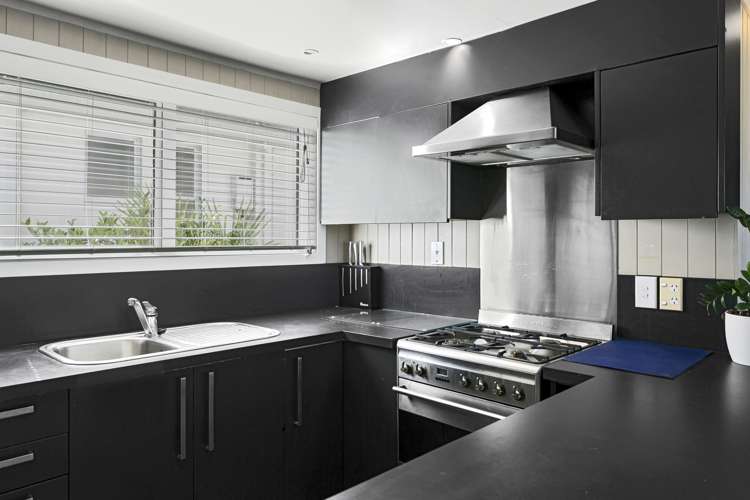 2/116 Lake Terrace Taupo_6