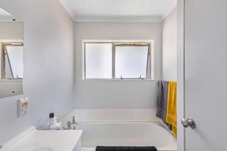 2 Te Ngaere Place Merrilands_14