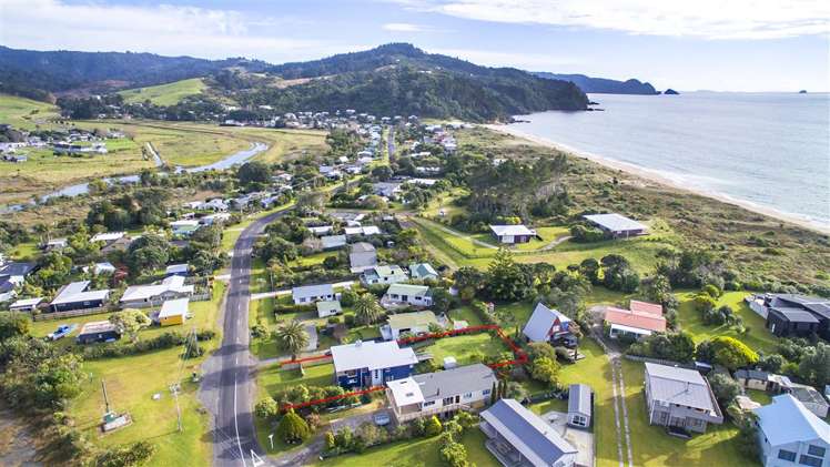 176 Ocean Beach Road Tairua_23