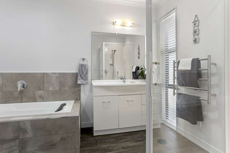 22 Edgar Pearce Place Howick_12