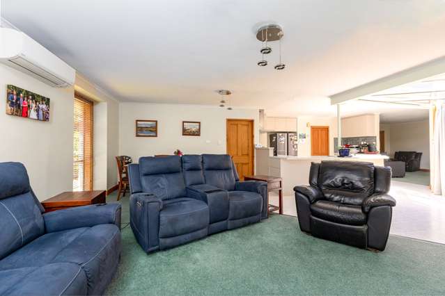 Charming 4BR Family Home in Geraldine