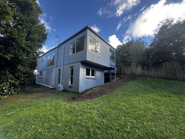 Spacious Family Home in Quiet Mairangi Bay Cul-de-Sac