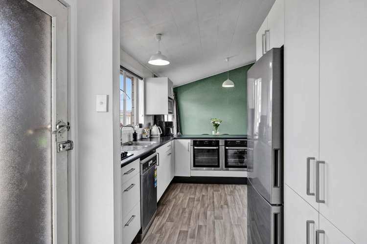 12 Tawa Street Hawera_1