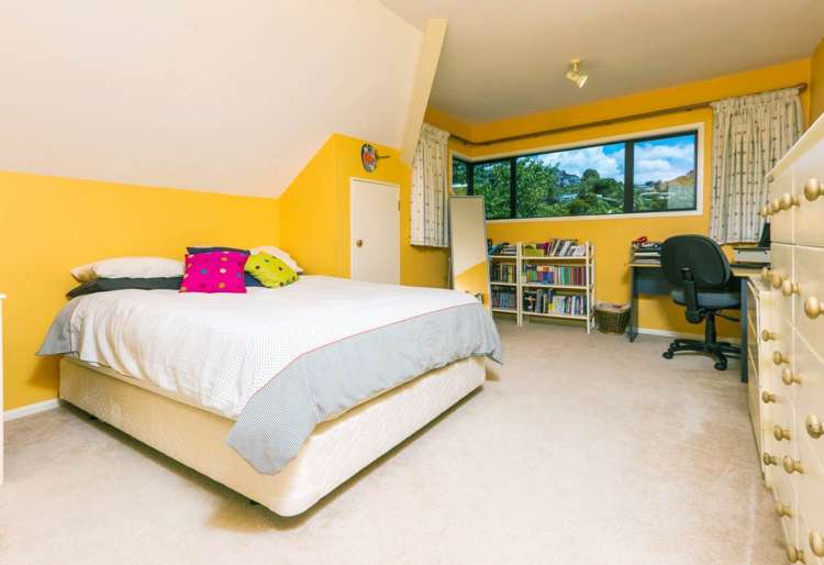 1 Stitchbird Close Murrays Bay_11