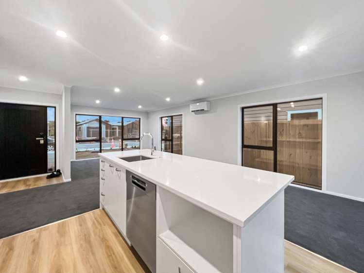 10 Rotoiti Place 10587_3