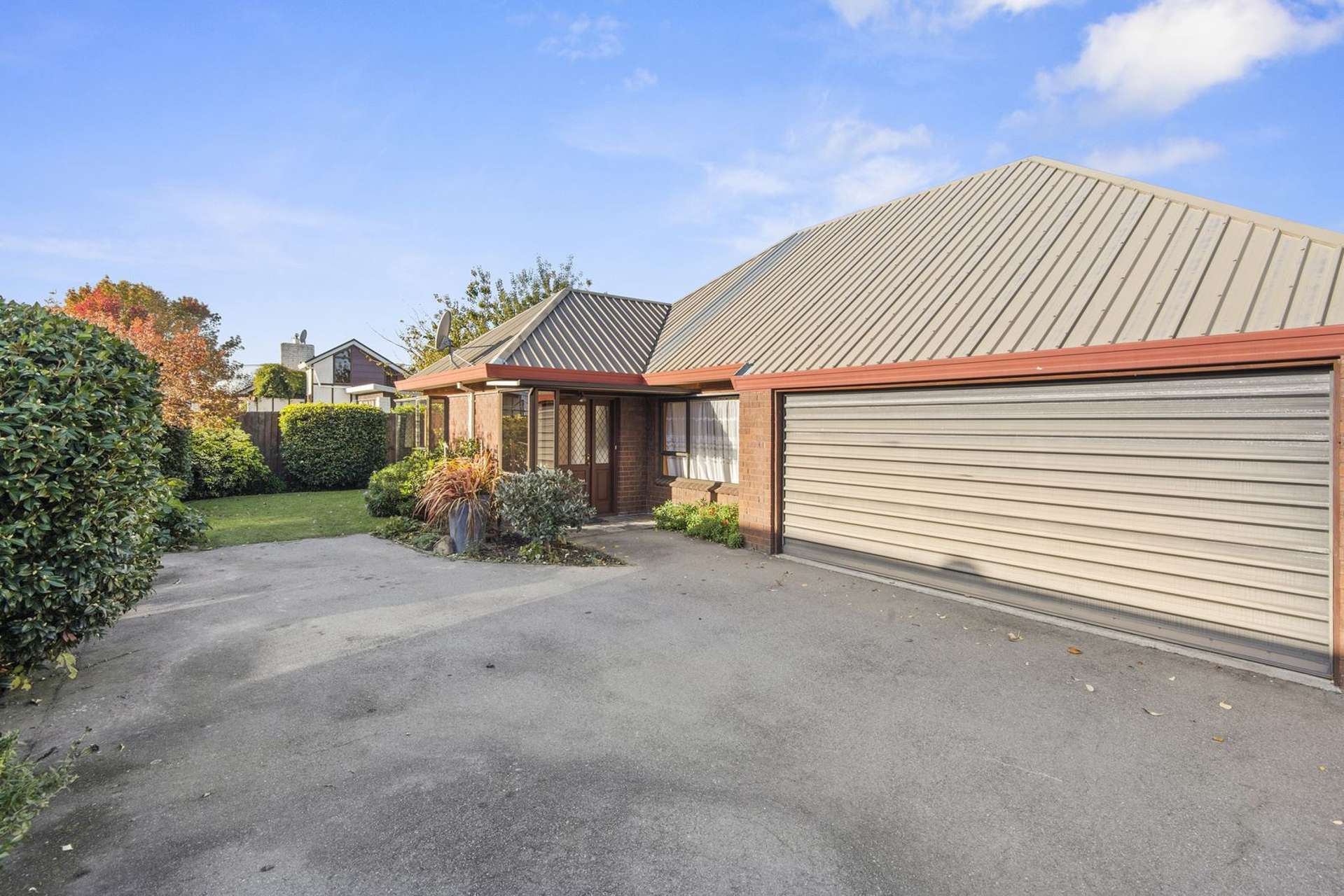 2/50 Ambleside Drive Burnside_0