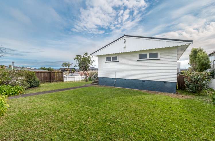 53 Bradbury Road Botany Downs_18