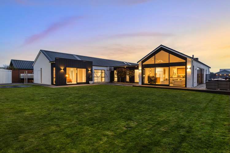 24 Phoenix Palms Grove Levin_23