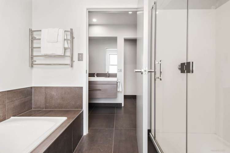 312 Upper Queen Street Pukekohe_15