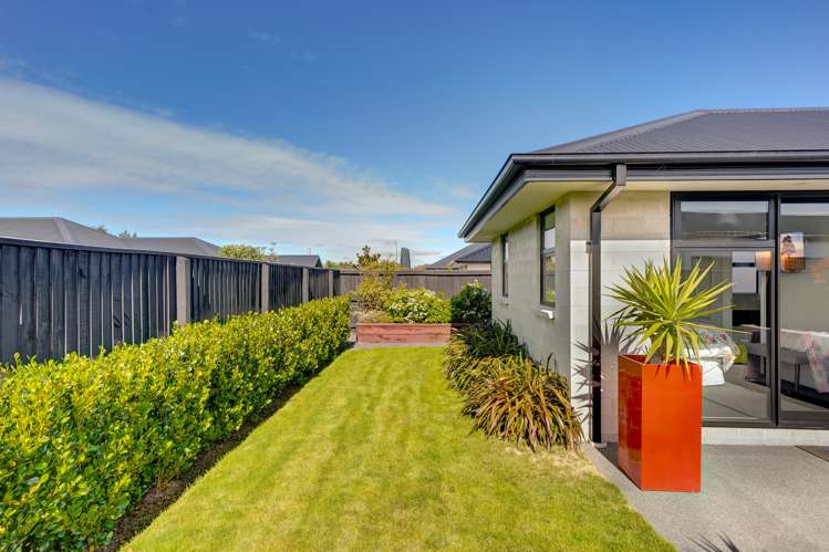 32 Shrimpton Avenue Woodend_21