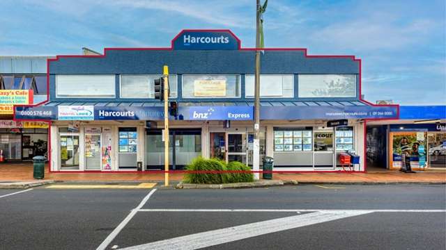 Top floor above Harcourts available now