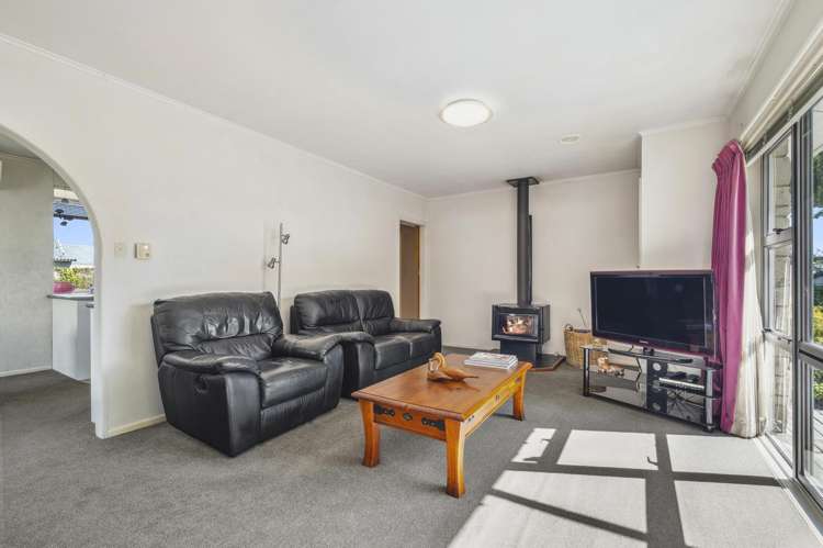8 Leslie Street Tauhara_6