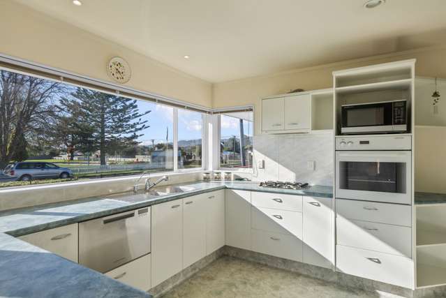 174 Bath Street Levin_1