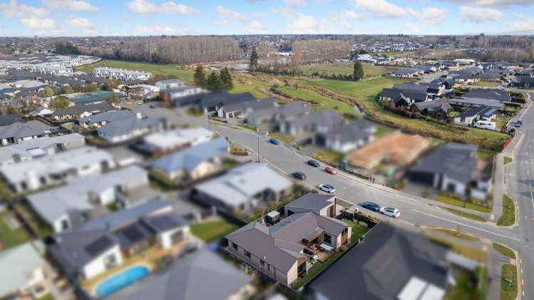 3 Picadilly Avenue Casebrook_34