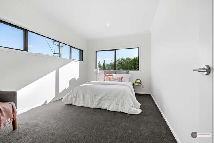 1/51 Kings Crescent Lower Hutt_12