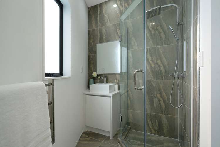 1/13 Sarona Avenue Glen Eden_7