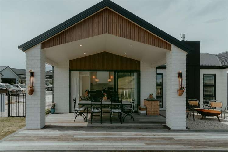 58 Les Wakefield Road_2