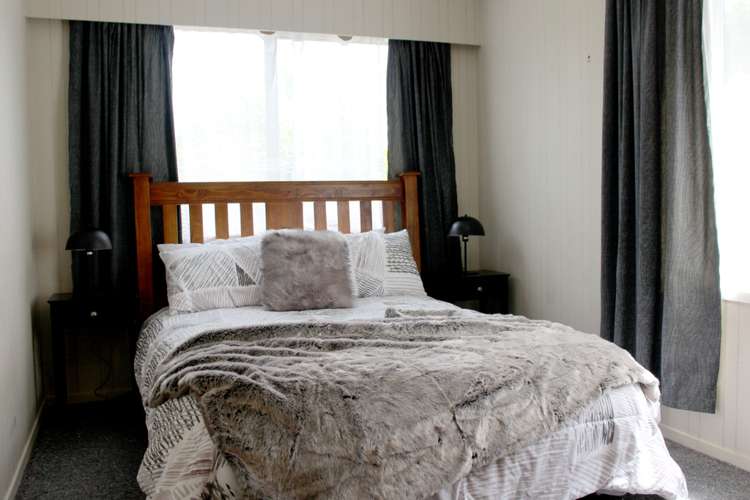 14 Chaucer Place Owhata_5