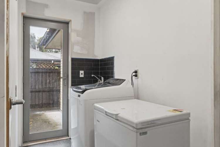 7 School Lane Kirwee_15