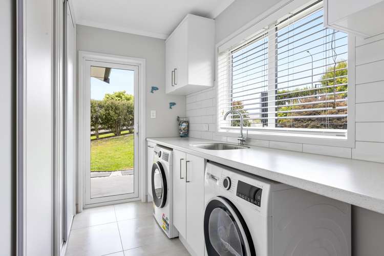 60 Roberts Road Matakatia_12