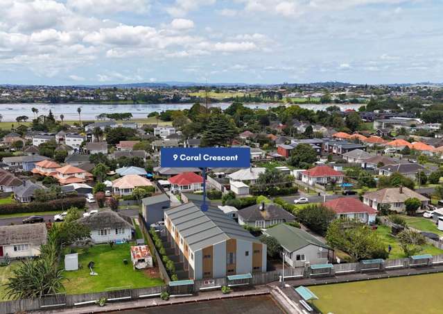 2/9 Coral Crescent Panmure_1