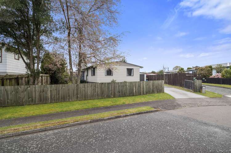 20 Milton Grove Owhata_21