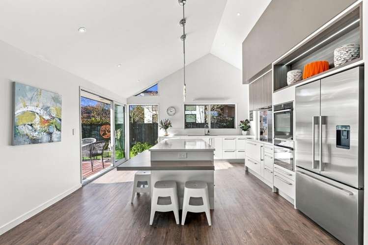 11 Glastonbury Drive Burwood_6
