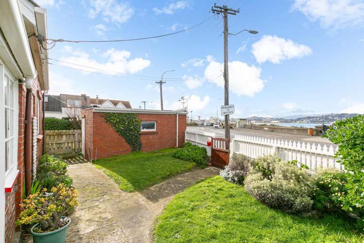 230 Queens Drive Lyall Bay_17