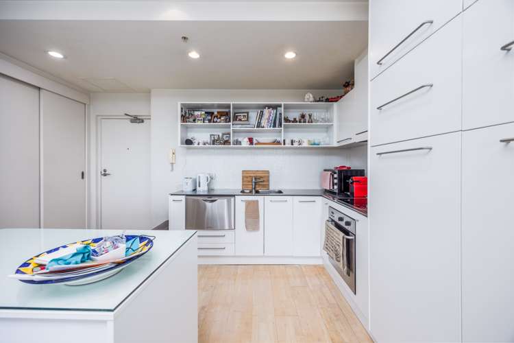 1004/18 Beach Road Auckland Central_6